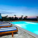 Salvea With Heated Pool 别墅 Montižana