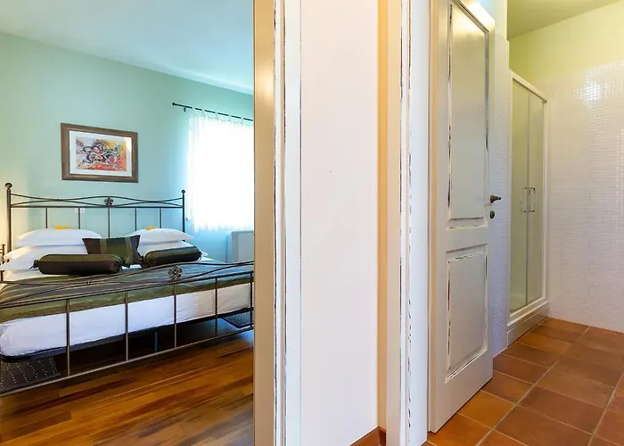 Villa Salvea With Heated Pool