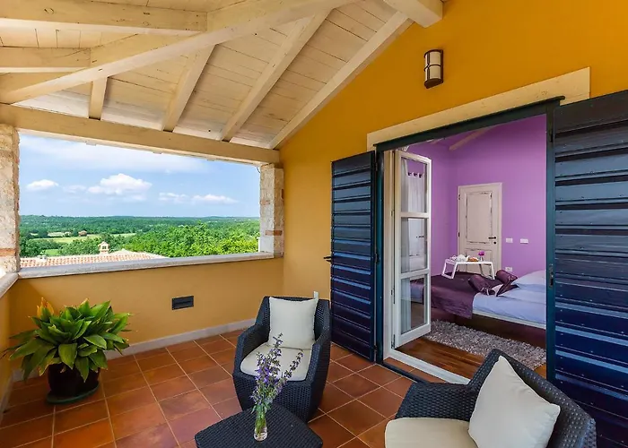 Salvea With Heated Pool Villa