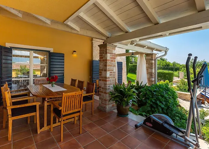 Villa Salvea With Heated Pool *