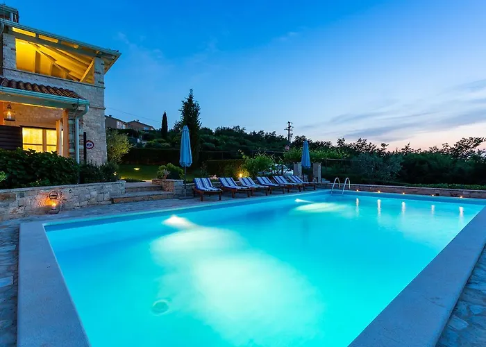 Villa Salvea With Heated Pool