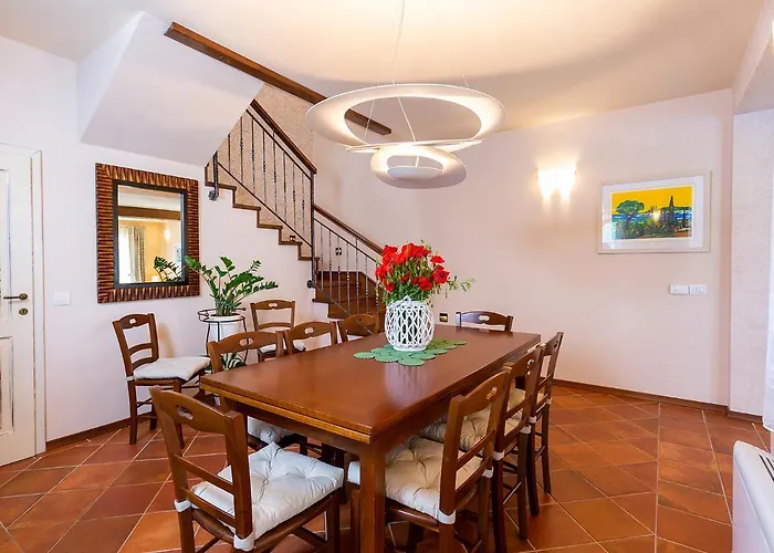 Salvea With Heated Pool Villa *