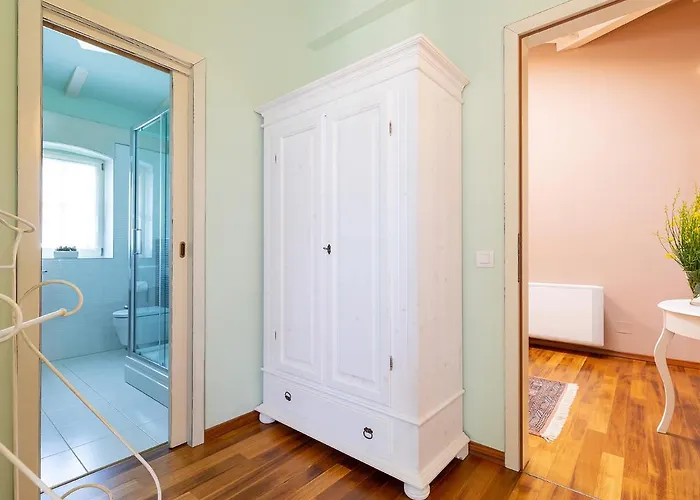 Salvea With Heated Pool Montižana