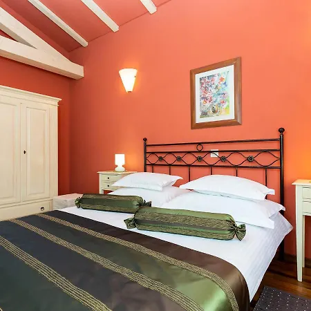 Villa Salvea With Heated Pool