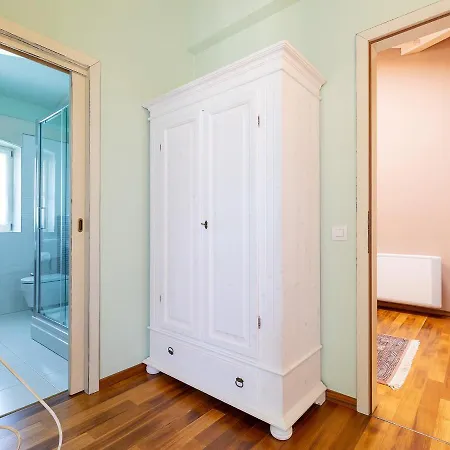 Salvea With Heated Pool Montižana