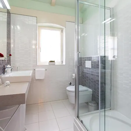 Salvea With Heated Pool