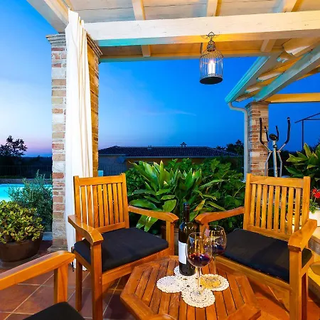 ヴィラ Salvea With Heated Pool Montižana